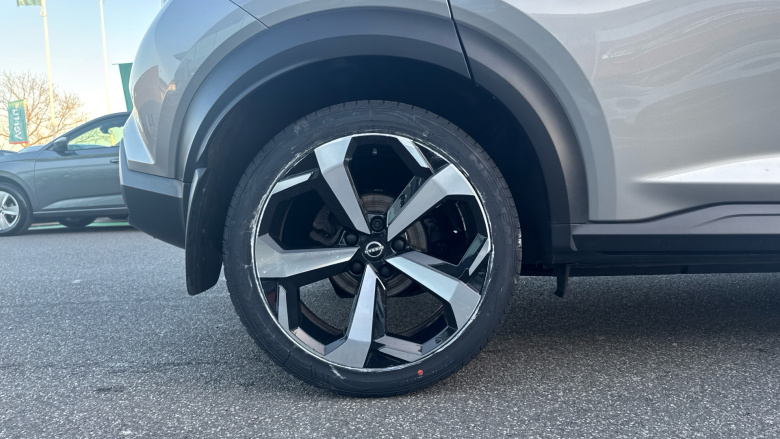 Nissan Juke 1.0 DiG-T 114 Tekna 5dr Petrol Hatchback